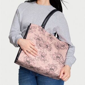 NWT Victoria’s Secret Flower Tote